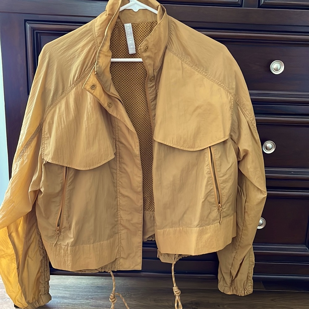 Athleta camel color windbreaker
